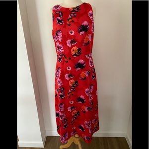 Super cute print dress.